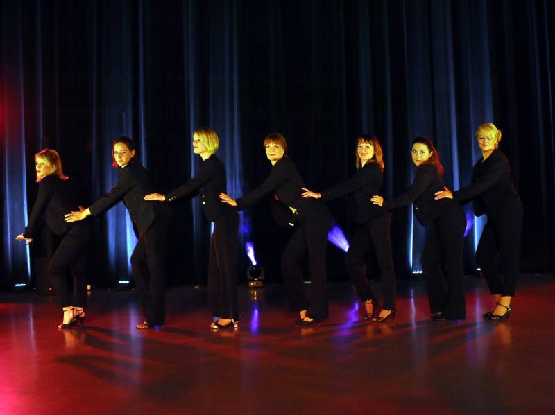 Cours collectifs de cabaret à Aix en Provence Les Milles (13)