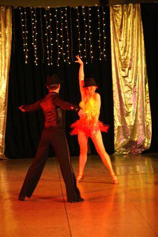 Cours collectifs de danse sportive avec un champion: Cyril ! à Aix en Provence Les Milles (13)